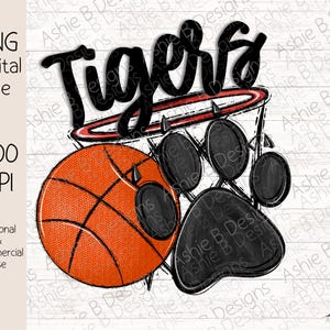 Puede incluir: Diseño digital con una pelota de baloncesto, una huella de pata y un aro de baloncesto. La palabra "Tigers" está escrita en negrita, en negro, encima del aro de baloncesto. El diseño es en naranja, negro y rojo.