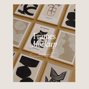 Puede incluir: Una colección de láminas artísticas enmarcadas con diseños minimalistas en blanco y negro. Los marcos están dispuestos en forma de cuadrícula, con el texto "Frames Mockup" y "Smart Objects" visibles en uno de los marcos. El arte presenta formas abstractas y dibujos lineales.