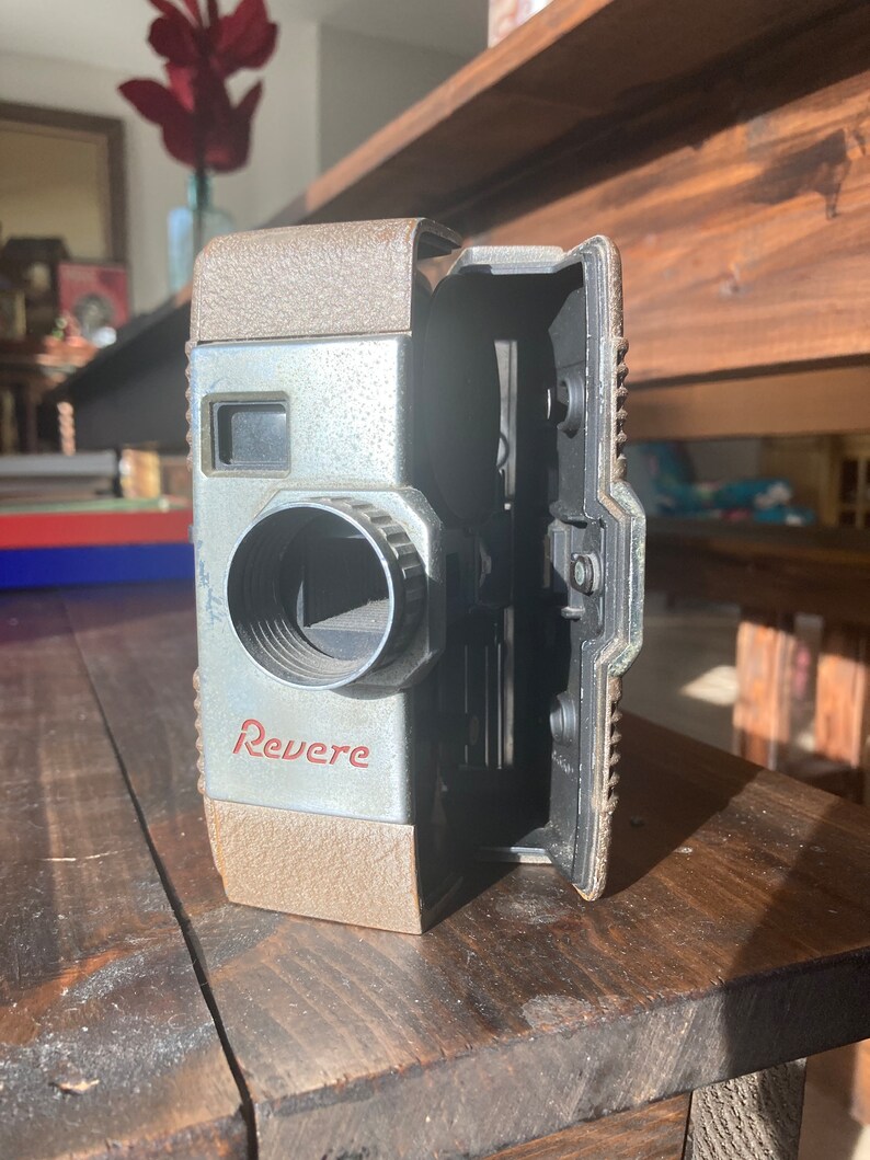 Revere Eight Model 50 8mm Movie Camera Vintage 1940s Beautiful Camera