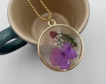 Round Charm with Purple flower