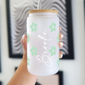 Personalized Daisy Iced Coffee Cup with Lid & Straw, USA Made Glass Tumbler, product photo 2
