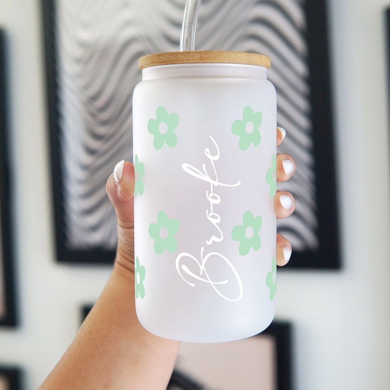 Personalized Daisy Iced Coffee Cup with Lid & Straw, USA Made Glass Tumbler, product photo 2