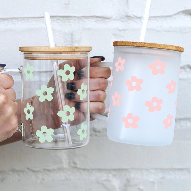 Personalized Daisy Iced Coffee Cup with Lid & Straw, USA Made Glass Tumbler, product photo 5