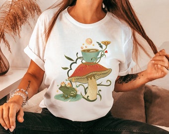 Cottagecore Mystical Frog Shirt, Light Academia, Fairy Core Shirt, Trendy Goblincore Clothing, Witchy Cottagecore shirt, Nature Lover Gift