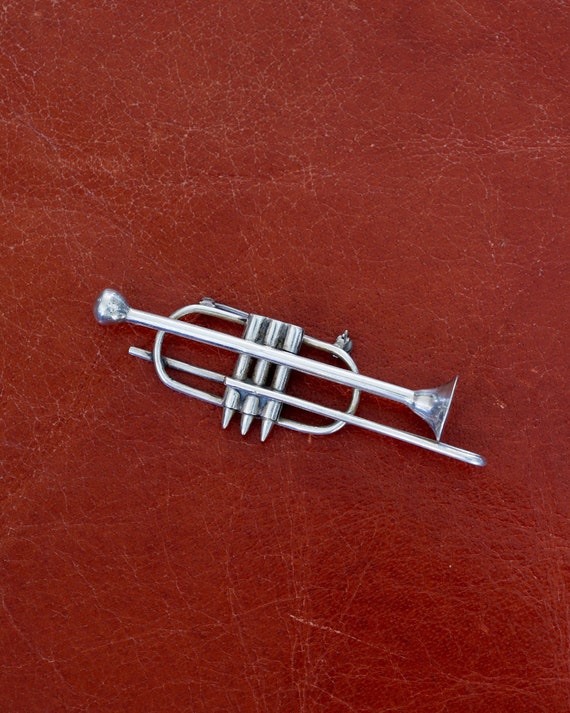 Trumpet Silver Pin