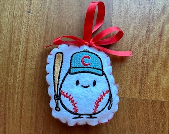 Adorno de fieltro bordado inspirado en los Chicago Cubs: Decoración navideña de béisbol
