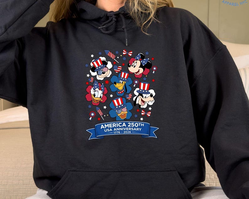 Mickey and Friends 4th July 2026 Shirt, Disney Independence Day Tee, Disneyland Family, Walt Disney World T-shirt afbeelding 3