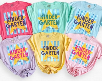 Camiseta personalizada Comfort Colors® para jardín de infancia, camiseta de cuadros para maestra de jardín de infancia, camiseta para el equipo de regreso a clases