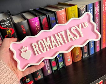 Personalized Wavy Bookshelf Sign | Custom Library Decor
