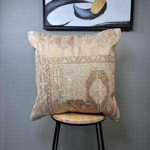 Southwestern Kilim Pillow Cover (20x20): Aztec Woven Rug Design