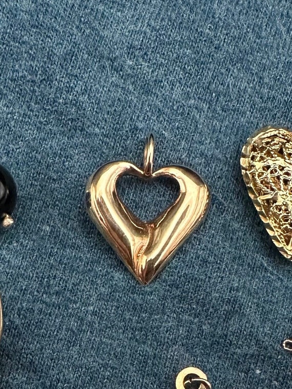 Simple and Gorgeous Vintage 14k yellow  gold Heart