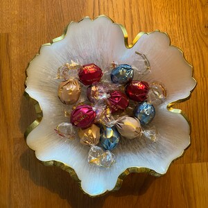 白い花の樹脂ボウル