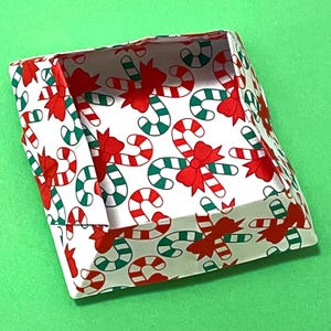 Instrukcje składania pudełka na prezenty świąteczne metodą origami (z 4 papierowymi wzorami do wydrukowania) Pudełko na słodycze