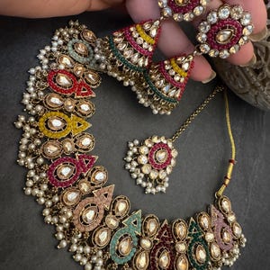 Set parelketting, Indiase bruidsjhumka-sieraden
