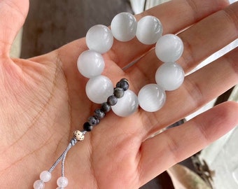 High quality Cat Eye finger mala, Stress Relief toy, Handheld fidget toy, white noise generator, finger mala with pendant ring, worry beads