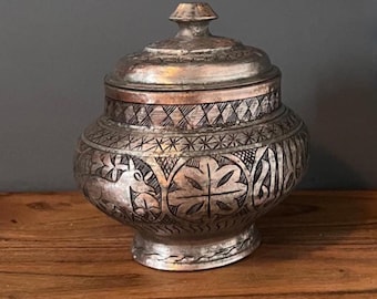 Decorative Oriental Islamic Bowl with Lid