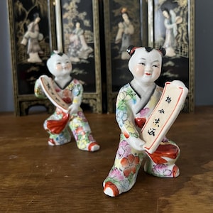 Antique Chinese Porcelain Figurine Pair