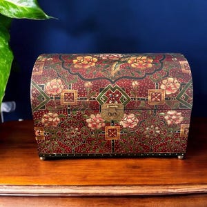 VTG Hand Painted Wooden Chest