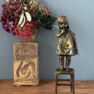 VTG  &quot;Girl on Chair Holding Shoe“ Statue