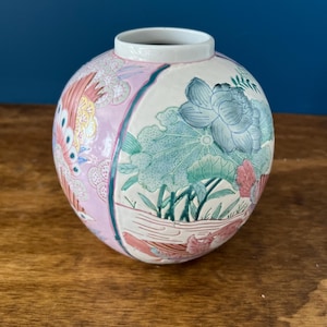Vintage Asiatische Vase: Blumen Vogel Motiv, Pastellfarben