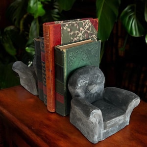 Suportes de livros vintage exclusivos brutalistas