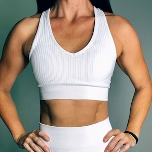 Ribbed Seamless Sports Bra