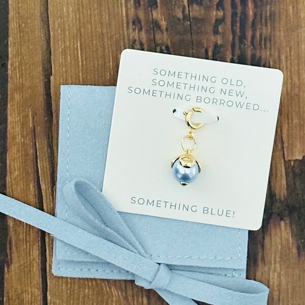 Something Blue Anhänger für Braut, 14K Gold beschichtet mit österreichischer Kristallperle. Geschenk für Braut. Schmuck für Schuhe, Strumpfband oder Blumenstrauß. Erinnerungsnadel