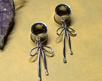 Silver bow dangle plugs dangle gauges