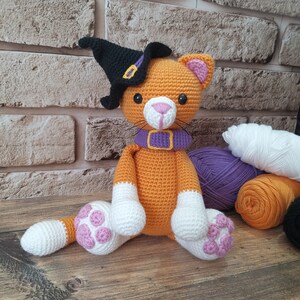 Halloween cat crochet toy