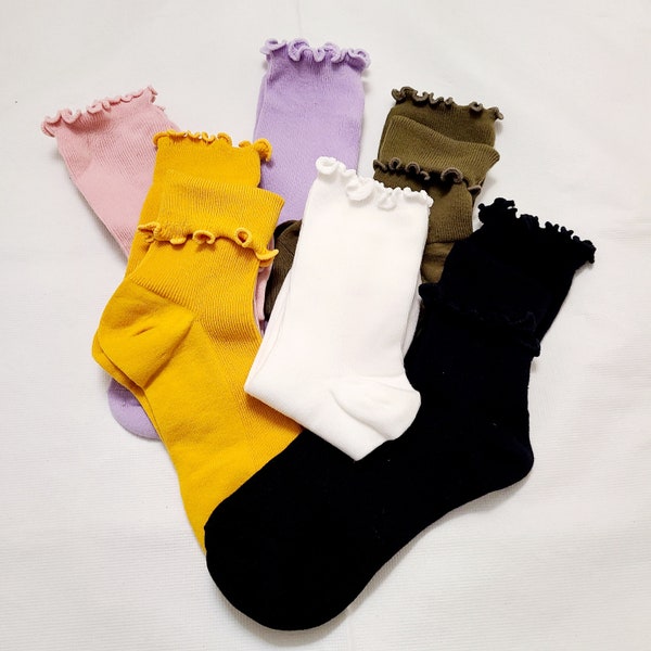 Solid Ruffle Turn-Cuff Comfortable Women Crew Socks