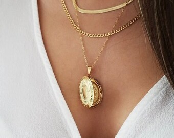 18K Gold Oval Locket Necklace | Medium Oval Locket | Vintage Photo Locket Necklace | WATERPROOF | Personalized Gift For Her, Mom