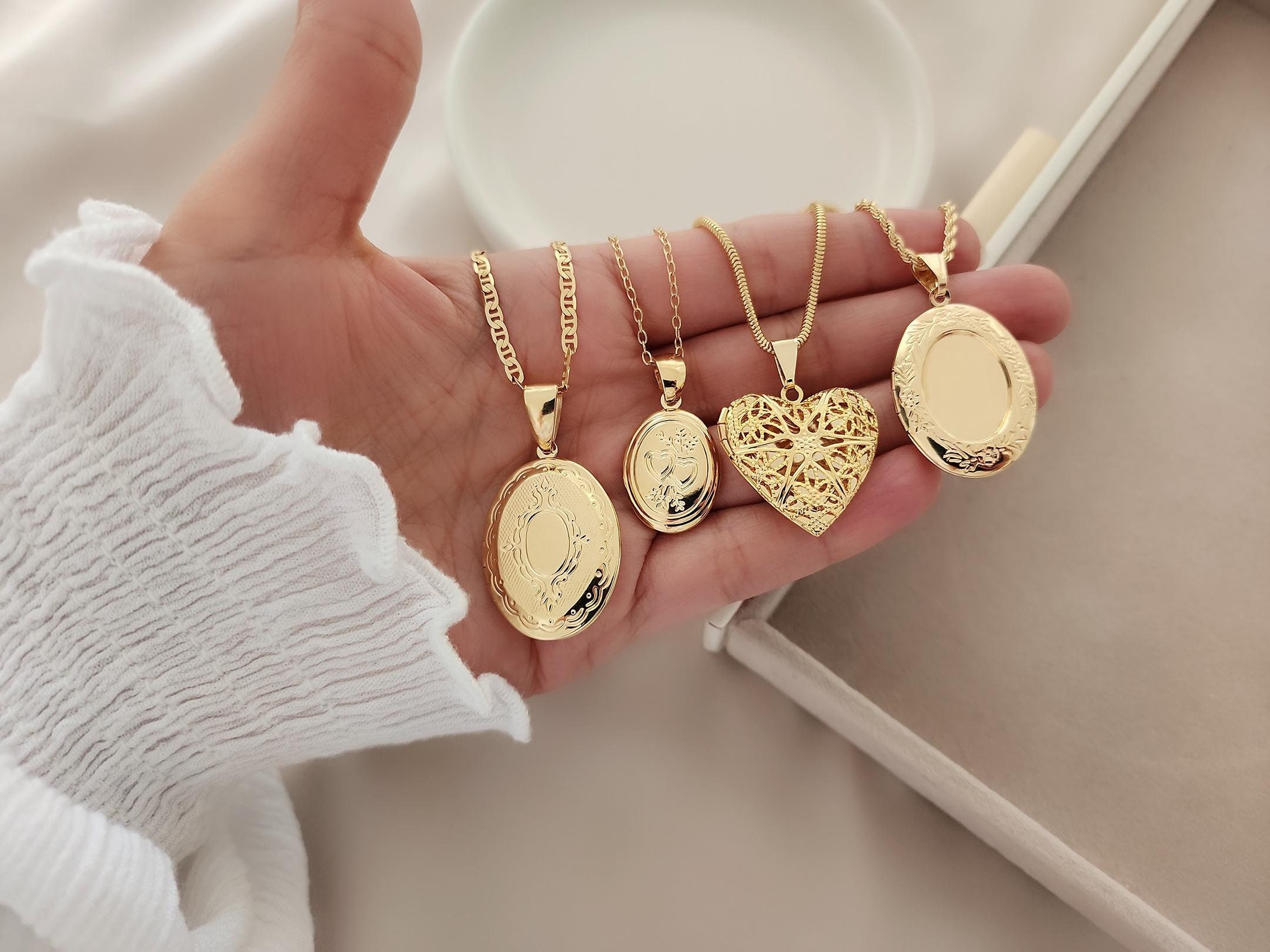 18K Gold Fill Locket Necklace with Photo, Oval Necklace, Photo Necklace in Gold, Memorial Jewelry, Anniversary Gift, Mom Gift, Mothers Gift