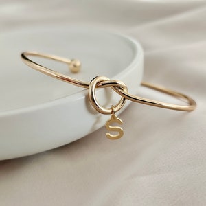 Pulsera con letras, pulsera con letras personalizadas, pulsera con inicial, pulsera con letras familiares, pulsera de dama de honor, regalo para el día de la madre, regalo para mujer