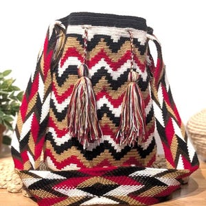 Handmade Wayuu Bag – Crochet Mochila from Colombia | Woven by Indigenous Wayuu Women | Boho Tribal Purse | Ethical Artisan Handbag.