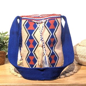 Handmade Wayuu Bag – Crochet Mochila from Colombia | Woven by Indigenous Wayuu Women | Boho Tribal Purse | Ethical Artisan Handbag.