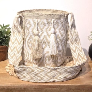 Handmade Wayuu Bag – Crochet Mochila from Colombia | Woven by Indigenous Wayuu Women | Boho Tribal Purse | Ethical Artisan Handbag.
