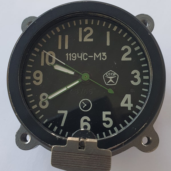 119CS-M3 USSR 1980s Soviet Military Tank & Helicopter Clock from Ukraine, 14 jewels