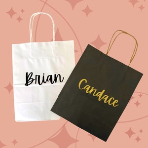 Nome personalizzato Sacchetti regalo / Sacchetti regalo per feste / Sacchetti da sposa / Sacchetti regalo personalizzati / Sacchetti regalo / Sacchetti regalo addio al nubilato / Sacchetti di carta kraft bianchi
