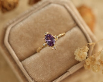 Vintage Large Amethyst Engagement Ring in 14K Gold - Gemstone Birthstone Ring - Dainty Stackable Ring - Gift for Her - Anniversaries Gift