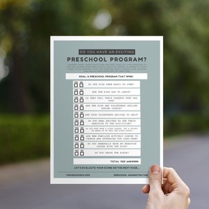 Puede incluir: Una lista de verificación titulada "¿Tienes un programa preescolar emocionante?" con una lista de preguntas para ayudar a evaluar un programa preescolar. Las preguntas incluyen: "¿Los niños parecen felices de venir?", "¿Los niños están tristes de irse?", "¿Le dicen a sus padres que se divirtieron?", "¿Los niños y los voluntarios sonríen durante el tiempo del círculo?", "¿Tus voluntarios están emocionados de ayudar?", "¿Te emociona ver su reacción a las actividades?", "¿Las nuevas familias están llegando activamente a la iglesia y asistiendo a largo plazo?", "¿Generalmente no tienes problemas de comportamiento con los niños?", "¿Sigues el círculo?"