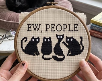 Patrón de punto de cruz de gato negro "Ew People", diseño de bordado divertido para introvertidos, descarga en PDF para amantes de los gatos sarcásticos, puntada moderna subversiva