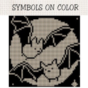 Puede incluir: Un patr&oacute;n de punto de cruz titulado SYMBOLS ON COLOR que presenta un fondo negro con un gr&aacute;fico de murci&eacute;lago beige compuesto por peque&ntilde;os s&iacute;mbolos en forma de coraz&oacute;n. El dise&ntilde;o muestra un murci&eacute;lago estilizado con alas extendidas y una peque&ntilde;a estrella.