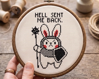 Hell Sent Me Back - Modèle de point de croix | Lapin chevalier en colère - Broderie médiévale | Téléchargement PDF instantané