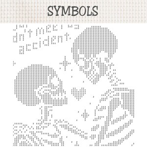 Op de afbeelding: Een kruissteekpatroon met de titel SYMBOLS, bestaande uit twee schedels en een hart gevormd door de cijfers 1, 2 en 7. Het ontwerp is gedrukt op een witte rasterachtergrond en biedt een duidelijke handleiding voor borduurwerk.