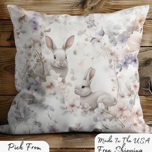 Cojín de conejito floral de acuarela, acogedor, para decorar el hogar, regalo de Pascua, cojín de primavera, bonito detalle para habitación infantil, cojín con estampado de conejo.