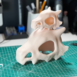 Réplica realista do crânio e taco do Cubone Pokémon | Impresso em 3D