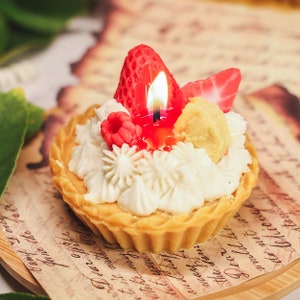 Tart Candle Strawberry Creative Gift for Mom Cute Dessert Candle Best Scent Wedding Candle Bridal Shower Unique Gift Bridesmaids Proposal