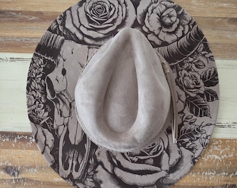 Longhorn Skull Burned Hat, Skull and roses, Cowboy desert Burned Cowboy Hat: Feathers Engraved Suede/Felt Boho Fedora, Felt Wide brim hat