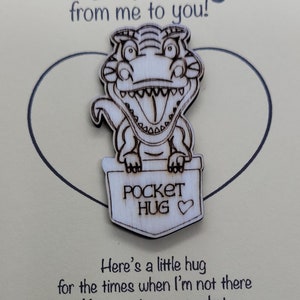 Lagarto feito à mão de madeira, símbolo de abraço de bolso, presente de amor, pequeno abraço de bolso, símbolo de abraço de bolso para me pegar