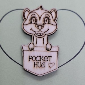 Símbolo de abraço de bolso de madeira feito à mão Meerkat, presente de amor, pequeno abraço de bolso, símbolo de abraço de bolso para me pegar
